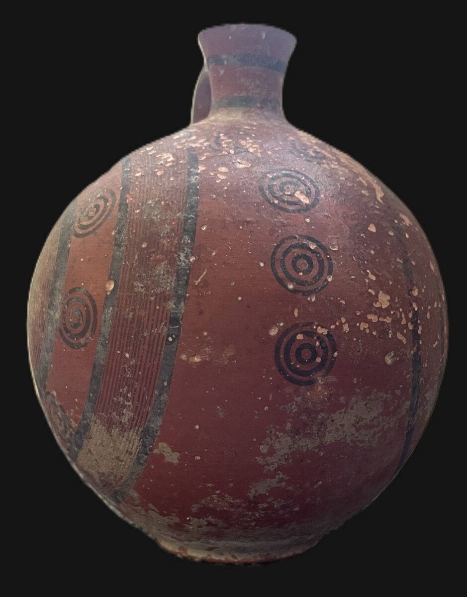 Η πρόχους που θα επιστρέψει στην Κύπρο. Πηγή εικόνας: Υφυπουργείο Πολιτισμού Κύπρου.