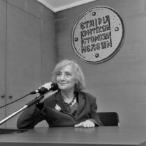 Έφυγε από τη ζωή η γλύπτρια Ασπασία Παπαδοπεράκη