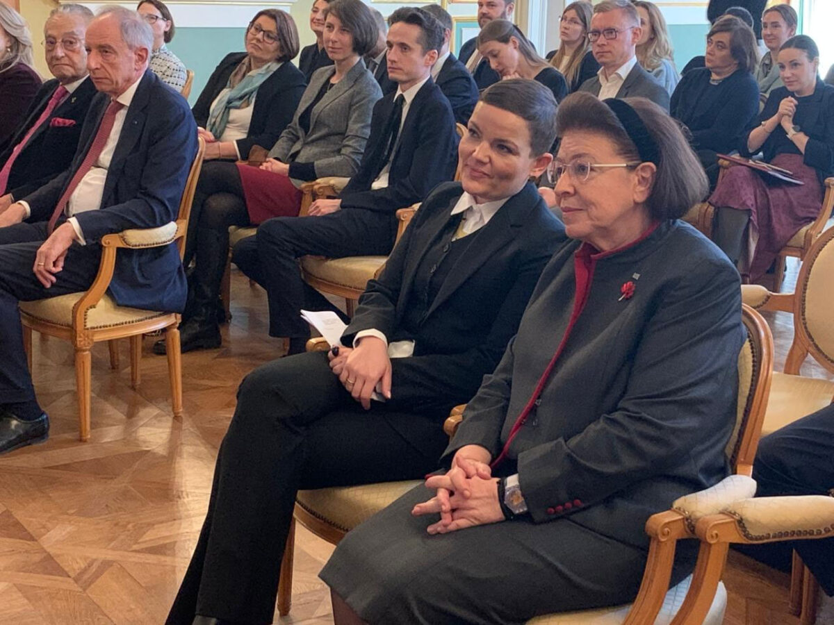 Η Υπουργός Πολιτισμού Λίνα Μενδώνη με την Υπουργό Πολιτισμού της Πολωνίας Μάρτα Τσιενκόφσκα. Πηγή εικόνας: ΥΠΠΟ.