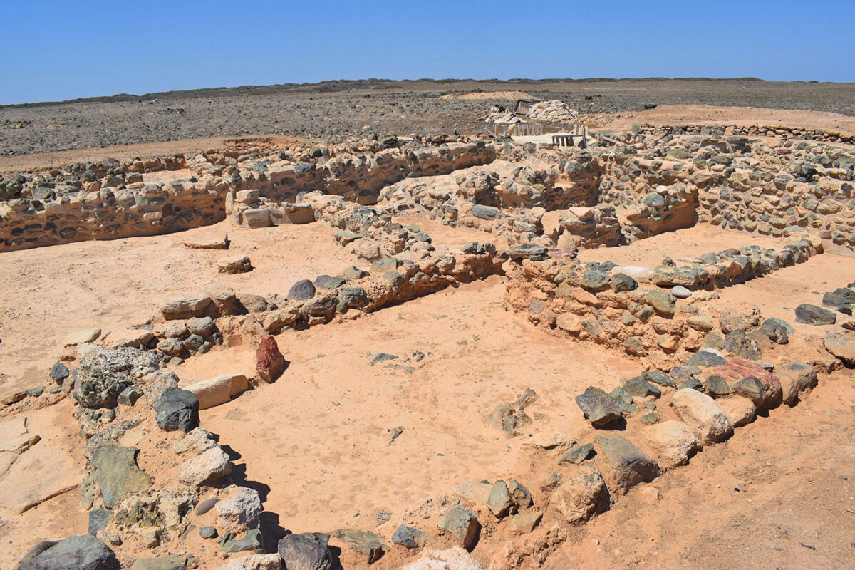 Ανασκαμμένα μινωικά κτίρια στη νησίδα Χρυσή. Πηγή εικόνας: Αρχαιολογικό Μουσείο Θεσσαλονίκης.