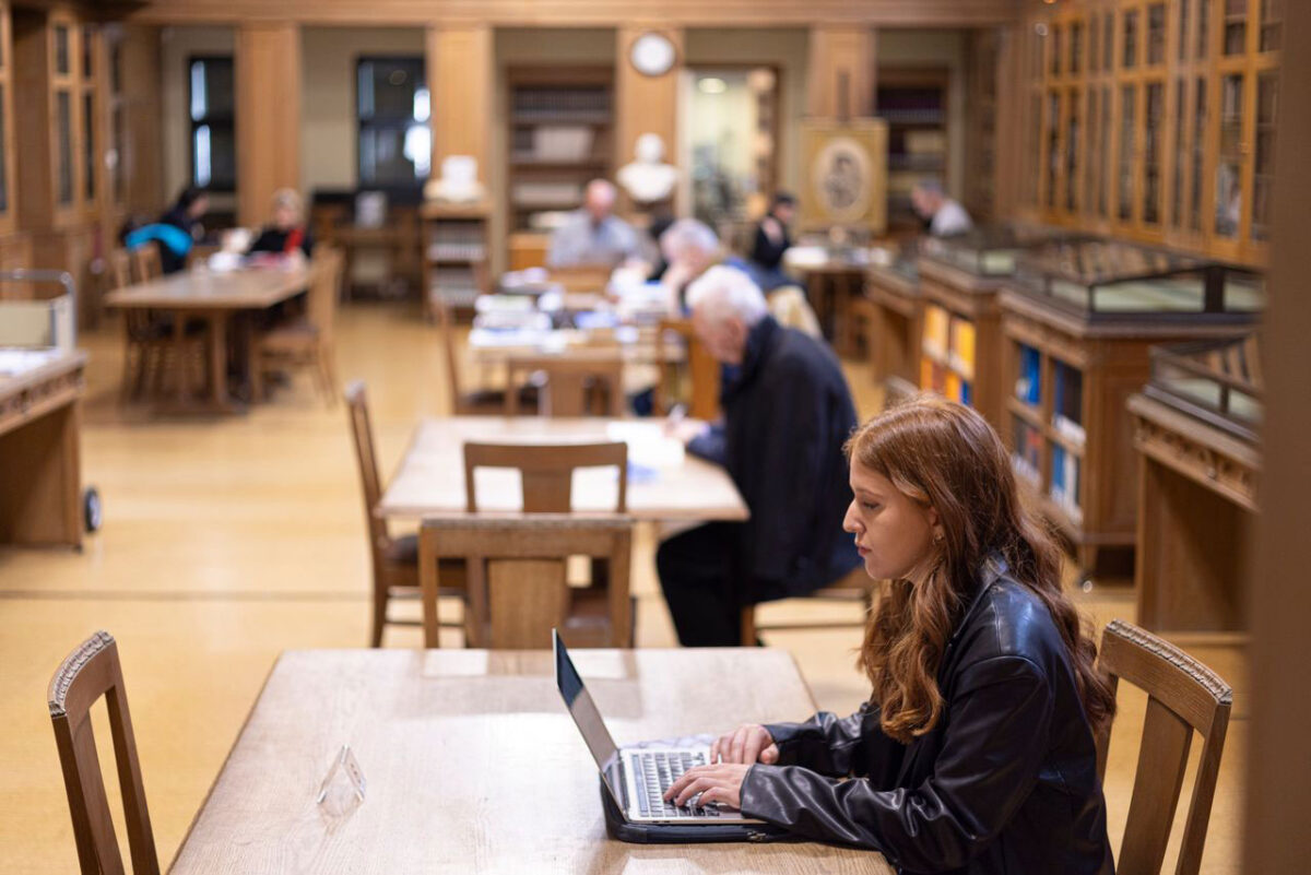 Η Γεννάδειος Βιβλιοθήκη είναι ένα θησαυροφυλάκιο βιβλίων, αρχείων και έργων τέχνης που αποτελούν μαρτυρίες για την κληρονομιά του Ελληνισμού από το τέλος της αρχαιότητας μέχρι τις μέρες μας. Πηγή εικόνας: ΑΠΕ-ΜΠΕ / Γεννάδειος Βιβλιοθήκη.