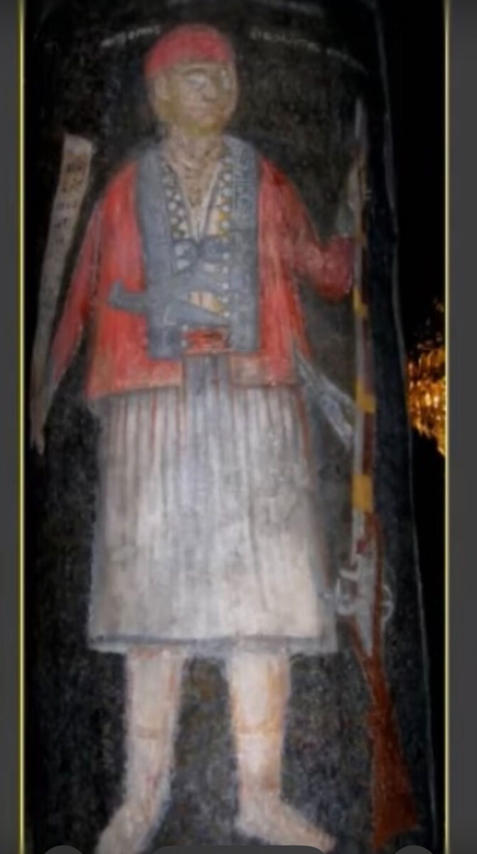 Εικ. 2. Ολόσωμος αρματωμένος άνδρας, όπως εικονίζεται στο ΝΔ κίονα απέναντι από την είσοδο του ναού της Κοίμησης της Θεοτόκου στο Αλποχώρι Μπότσαρη Ιωαννίνων.