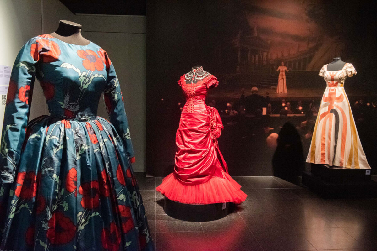 Άποψη της έκθεσης «Μaria La Callas. Η ιταλική τέχνη των κοστουμιών της ταινίας». Φωτ.: © Μουσείο Μπενάκη / Ανδρέας Σχοινάς.