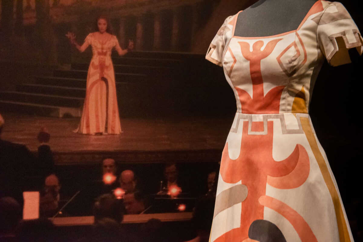 Άποψη της έκθεσης «Μaria La Callas. Η ιταλική τέχνη των κοστουμιών της ταινίας». Φωτ.: © Μουσείο Μπενάκη / Ανδρέας Σχοινάς.