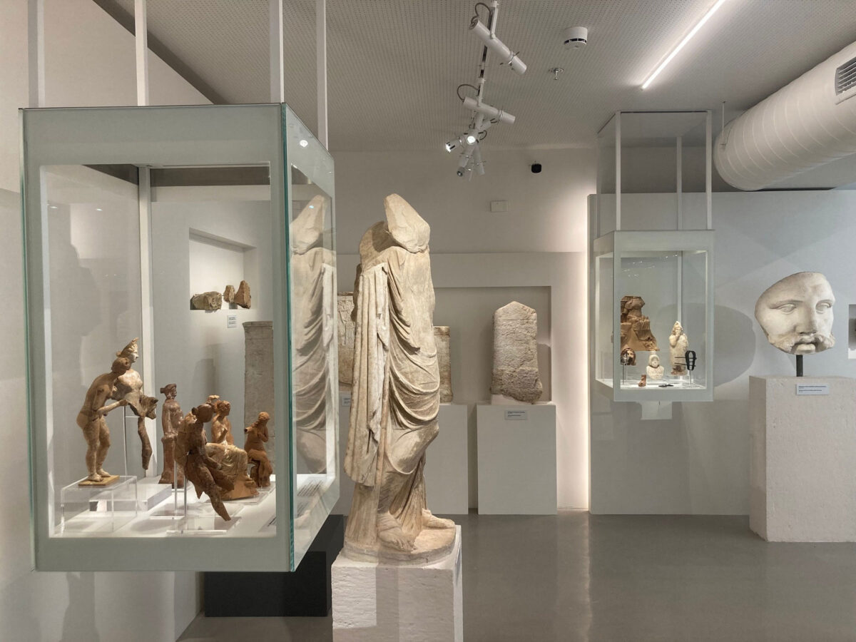 Άποψη της νέας μόνιμης έκθεσης στο Αρχαιολογικό Μουσείο Άργους. Πηγή εικόνας: ΥΠΠΟ.