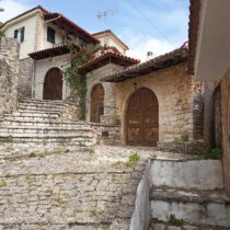 Φοινίκι: ο παραδοσιακός ακριτικός οικισμός με την ιδιαίτερη φυσιογνωμία
