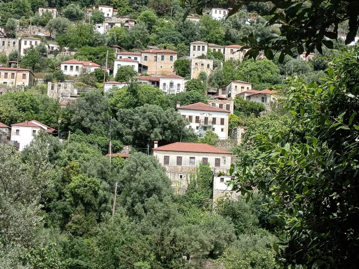 Στο Φοινίκι, ένα χωριό «μνημείο αρχιτεκτονικής», λίγα μόλις χιλιόμετρα από την πόλη της Ηγουμενίτσας. Πηγή εικόνας: ΑΠΕ-ΜΠΕ.