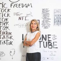 ΕΜΣΤ: Ανανεώθηκε η θητεία της καλλιτεχνικής του διευθύντριας Κατερίνας Γρέγου