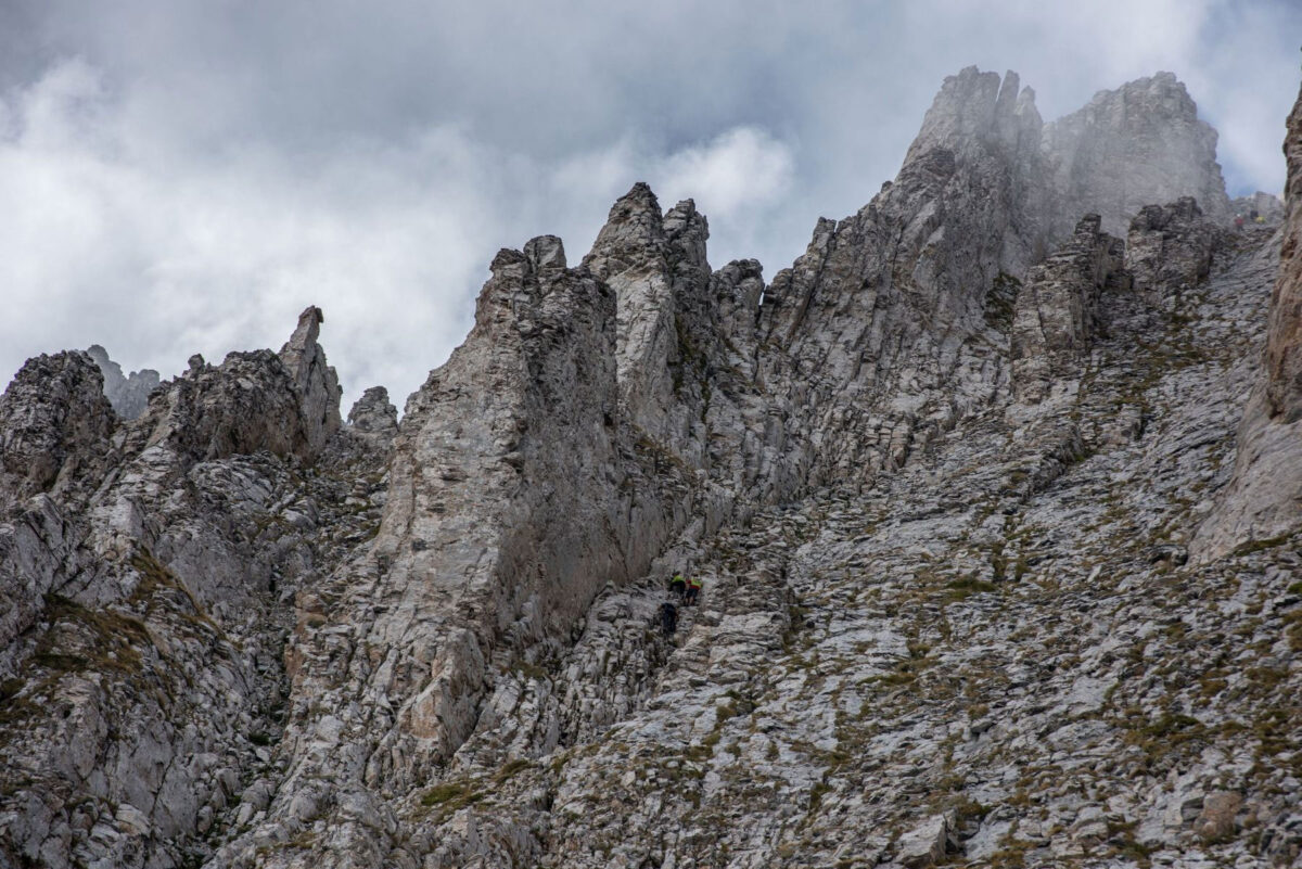 Το Λούκι του Μύτικα. Το μονοπάτι που οδηγεί στην ψηλότερη κορυφή του Ολύμπου, τον Μύτικα. Πηγή εικόνας: ΥΠΠΟ.