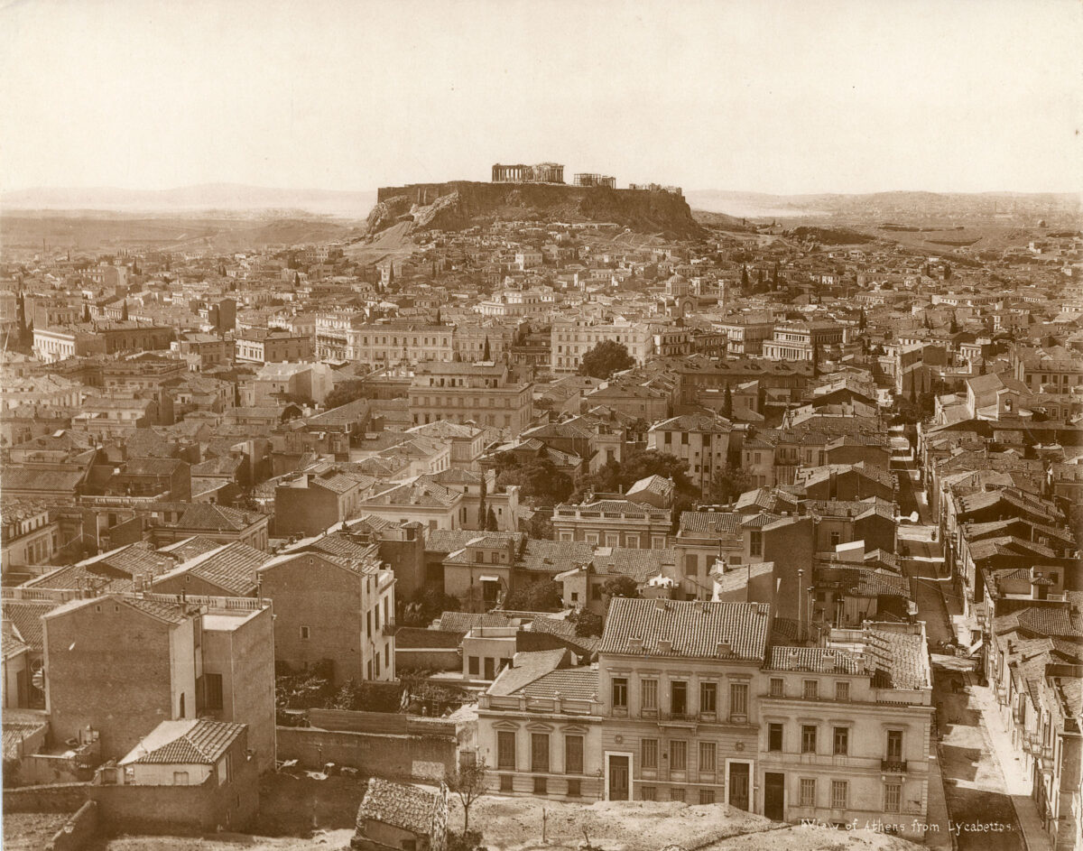 Άποψη της Αθήνας από τους πρόποδες του Λυκαβηττού, περί το 1902‒1910. Πηγή εικόνας: Εθνικό Ιστορικό Μουσείο.
