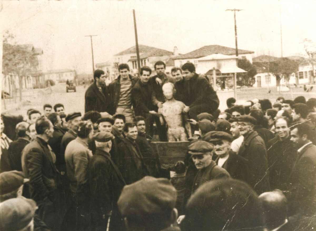 Ευρωπός, στιγμιότυπο από την ανεύρεση του κούρου το 1967. Πηγή εικόνας: ΕΦΑ Κιλκίς.