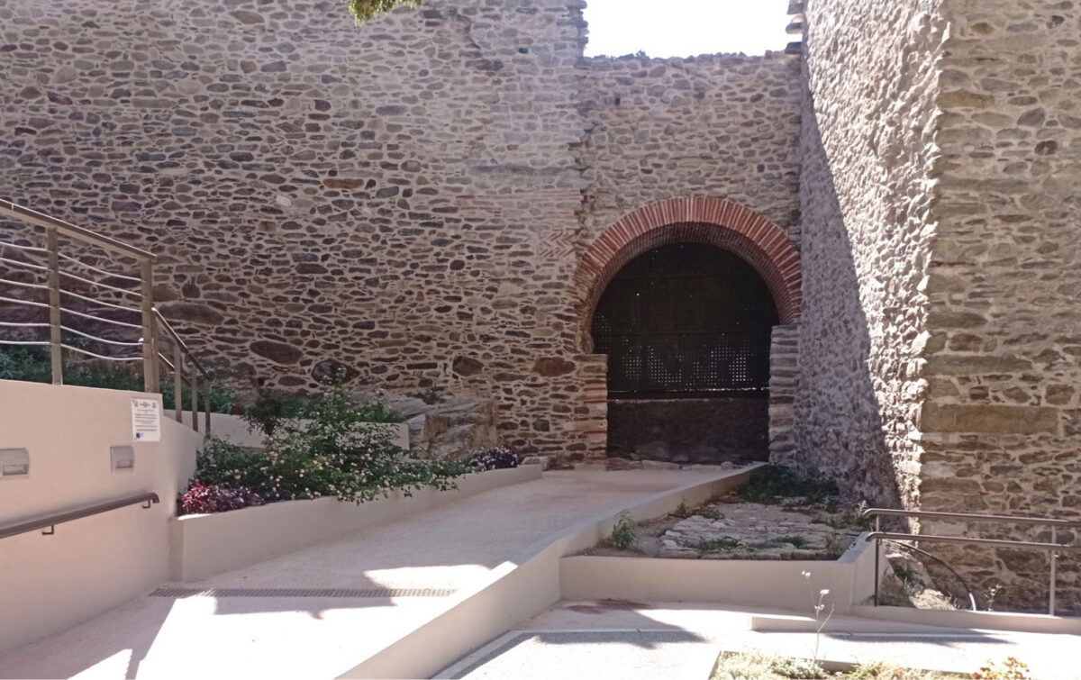Η αποκατεστημένη καμάρα σε σχέση με το υπόλοιπο σύνολο. Πηγή εικόνας: ΥΠΠΟ.
