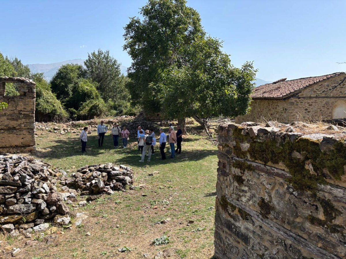 Αυτοψία στο συγκρότημα της Μονής Παναγιάς Πορφύρας. Πηγή εικόνας: ΥΠΠΟ.