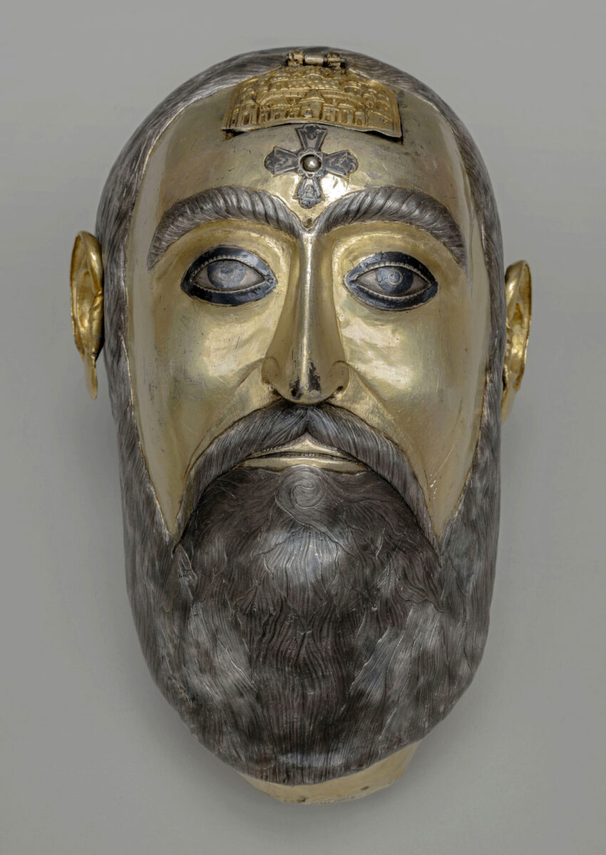 Μεταλλική λειψανοθήκη σε σχήμα κεφαλής, 1744. Πηγή εικόνας: ΥΠΠΟ.