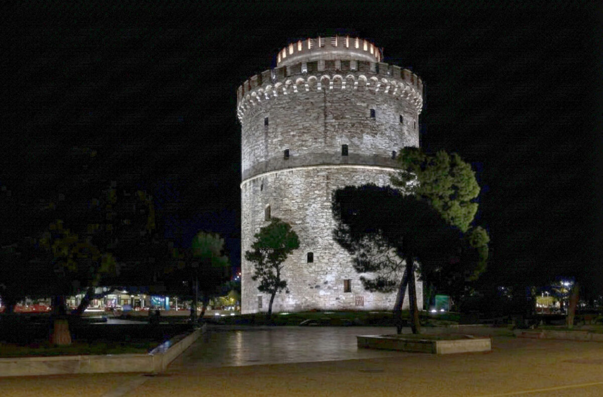Νέος φωτισμός αναδεικνύει τον Λευκό Πύργο